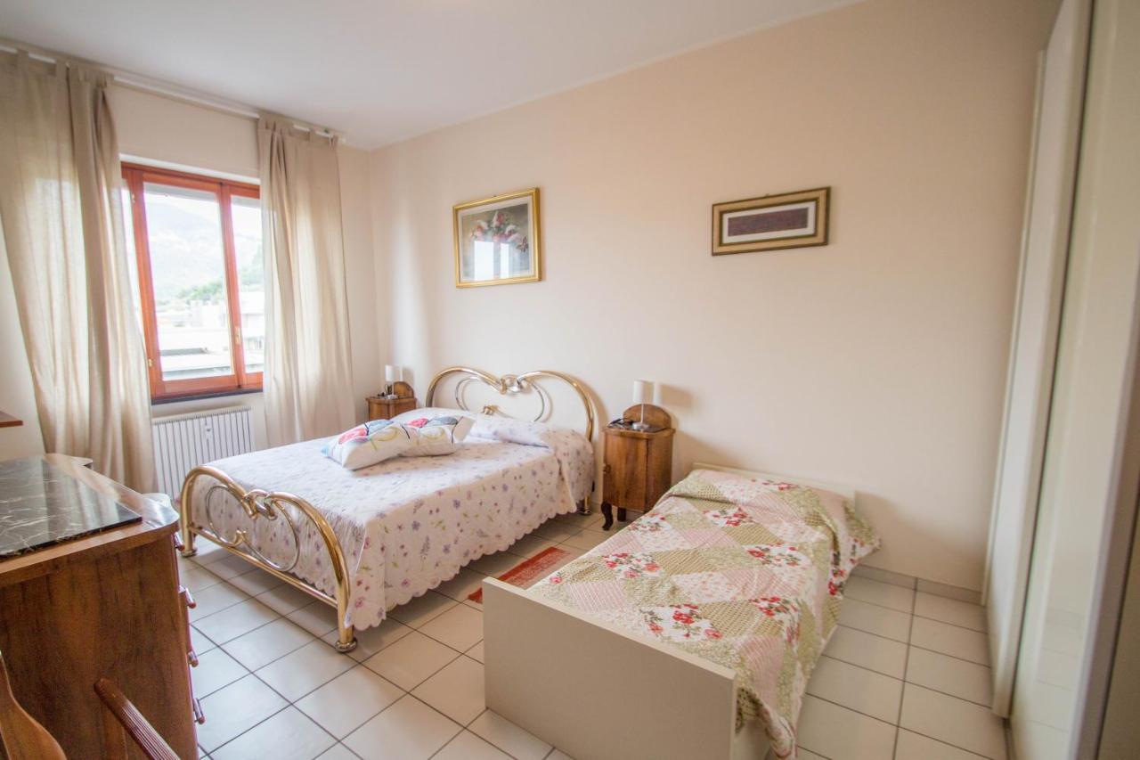 Ferienwohnung Trilocale Con Box Auto Varraze Exterior foto