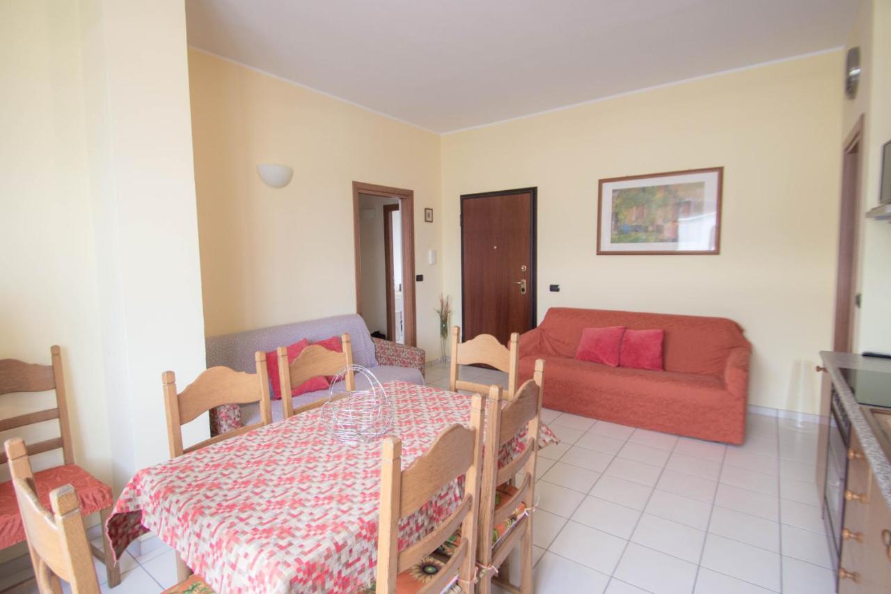 Ferienwohnung Trilocale Con Box Auto Varraze Exterior foto