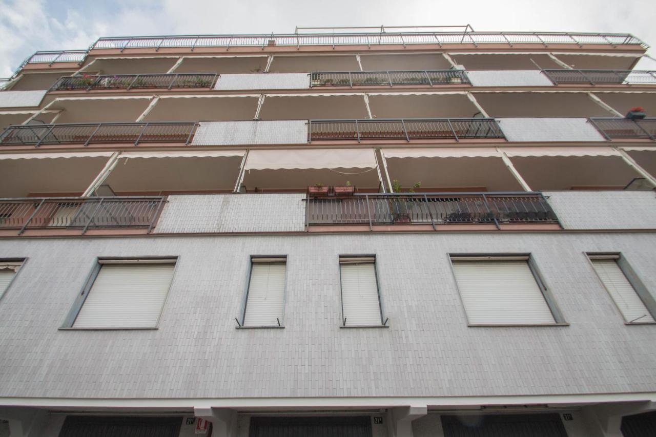 Ferienwohnung Trilocale Con Box Auto Varraze Exterior foto